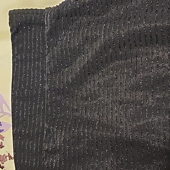 Black shiny skirt - Picture 3 of 3